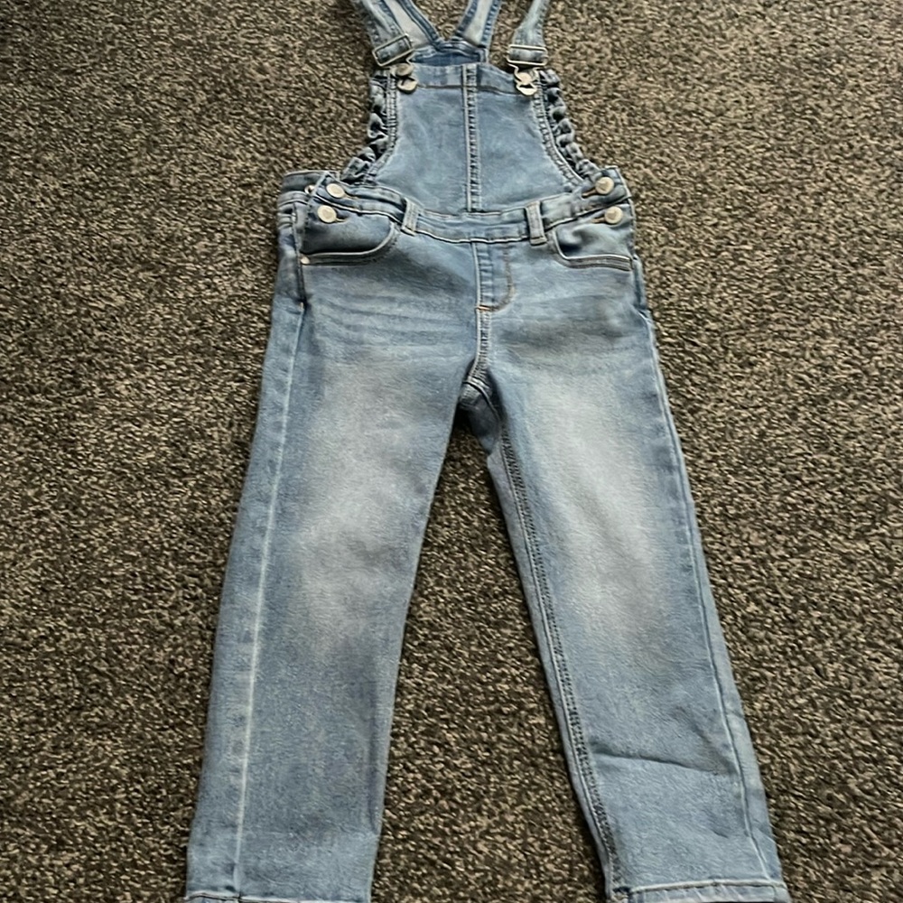 Toddler girl overalls. Worn once